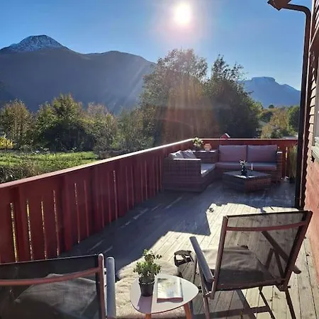 Hygge Huette - Zwischen Fjell Und Fjord *