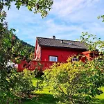 Hygge Huette - Zwischen Fjell Und Fjord Lauvstad