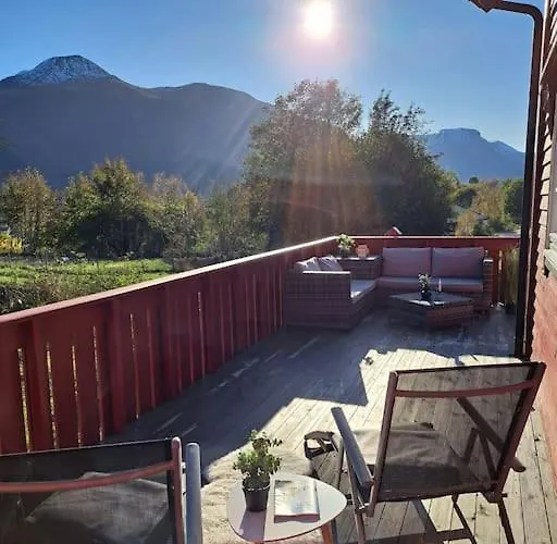 Hygge Huette - Zwischen Fjell Und Fjord *